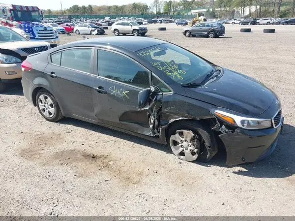 3KPFL4A72HE109731 2017 KIA FORTE - Image 1