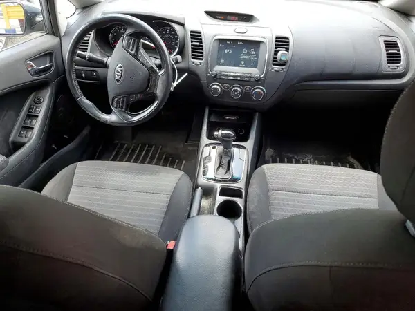 3KPFL4A72HE111673 2017 KIA FORTE - Image 8