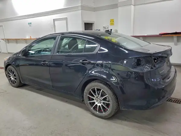 3KPFL4A72HE112323 2017 KIA FORTE - Image 2