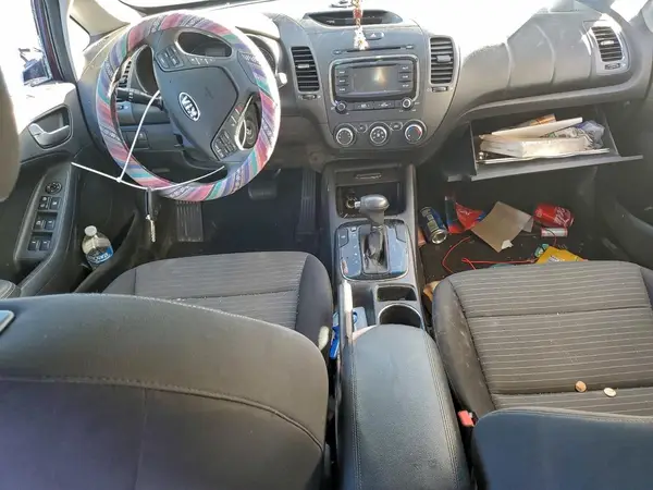 3KPFL4A72HE113827 2017 KIA FORTE - Image 8