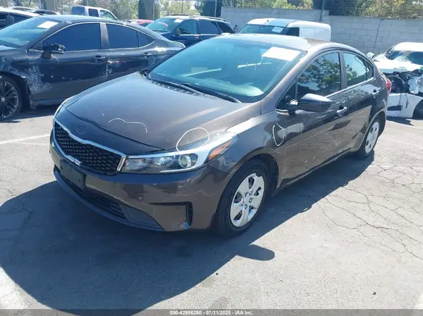 3KPFL4A72HE114850 2017 KIA FORTE - Image 2