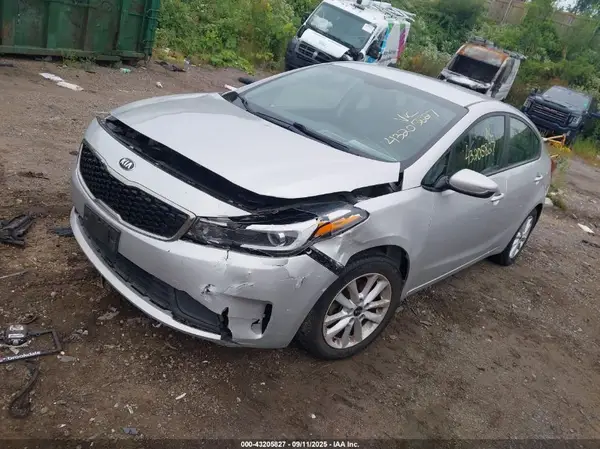 3KPFL4A72HE116890 2017 KIA FORTE - Image 2