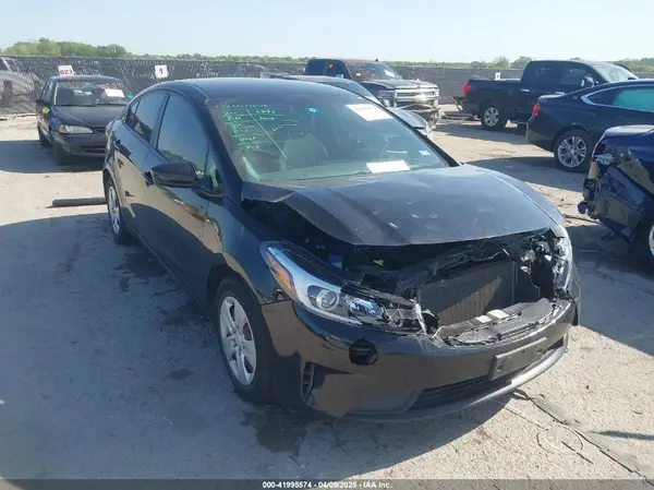 3KPFL4A72HE118638 2017 KIA FORTE - Image 1