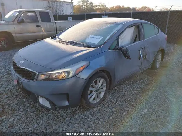 3KPFL4A72HE121863 2017 KIA FORTE - Image 2