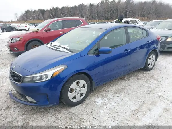 3KPFL4A72HE122544 2017 KIA FORTE - Image 2