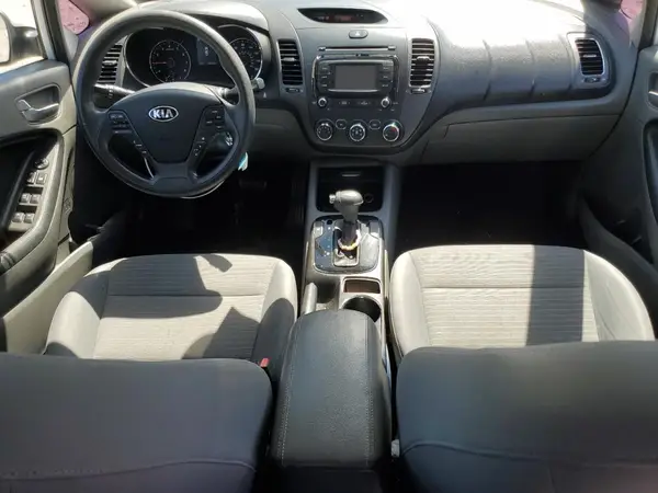 3KPFL4A72HE125301 2017 KIA FORTE - Image 8