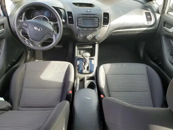 3KPFL4A72HE126898 2017 KIA FORTE - Image 8