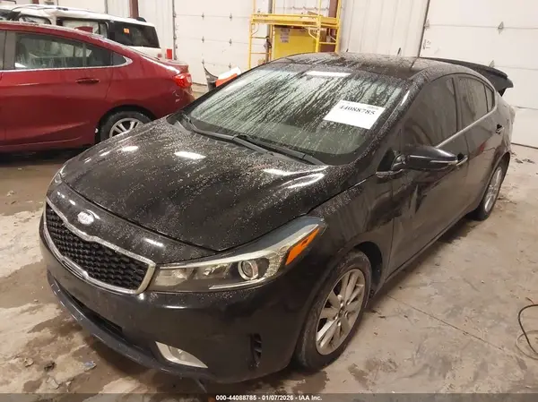 3KPFL4A72HE127050 2017 KIA FORTE - Image 2