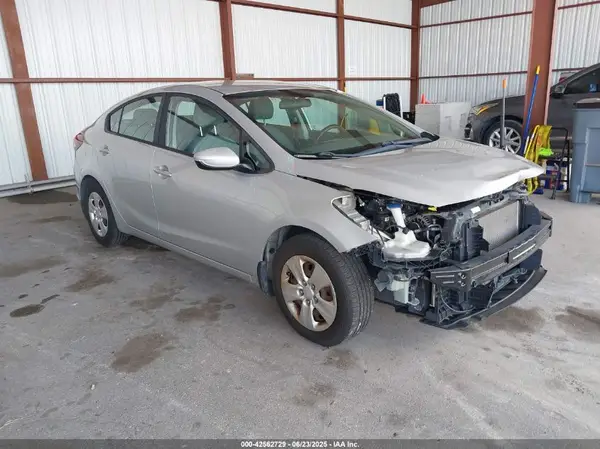 3KPFL4A72HE131700 2017 KIA FORTE - Image 1