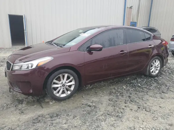 3KPFL4A72HE132863 2017 KIA FORTE - Image 1