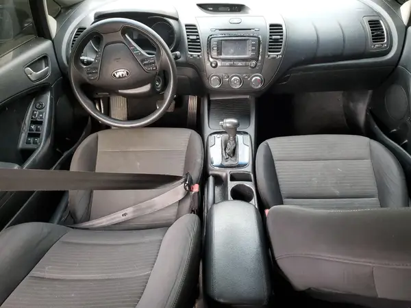 3KPFL4A72HE132863 2017 KIA FORTE - Image 8