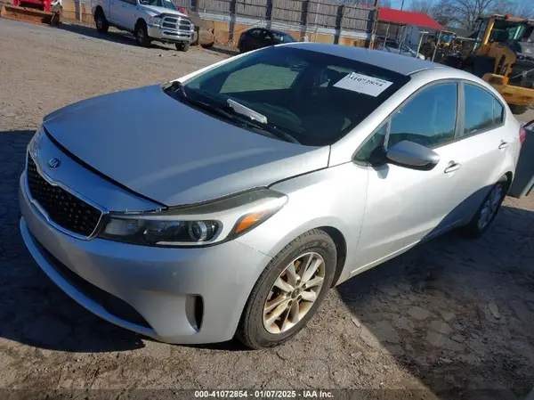 3KPFL4A72HE134113 2017 KIA FORTE - Image 2