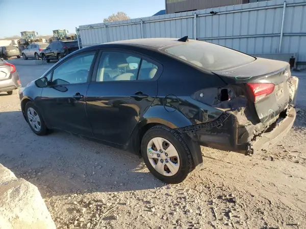 3KPFL4A72HE135858 2017 KIA FORTE - Image 2