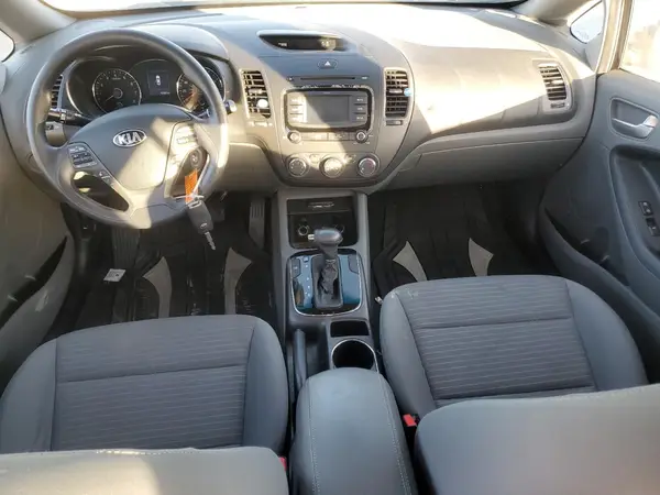 3KPFL4A72HE135858 2017 KIA FORTE - Image 8