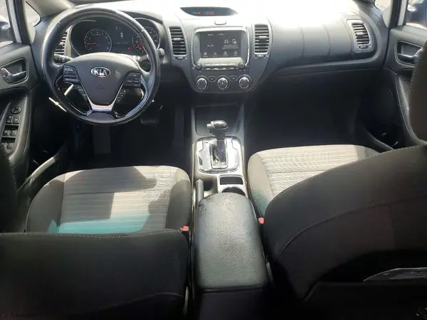 3KPFL4A72HE137688 2017 KIA FORTE - Image 8