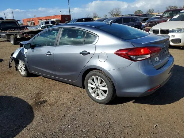 3KPFL4A72HE138825 2017 KIA FORTE - Image 2