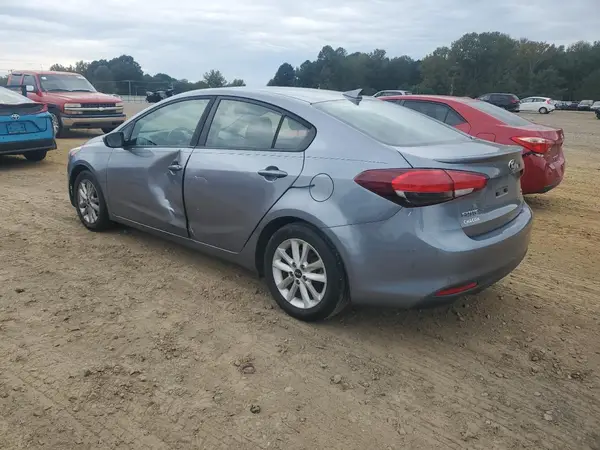 3KPFL4A72HE141000 2017 KIA FORTE - Image 2