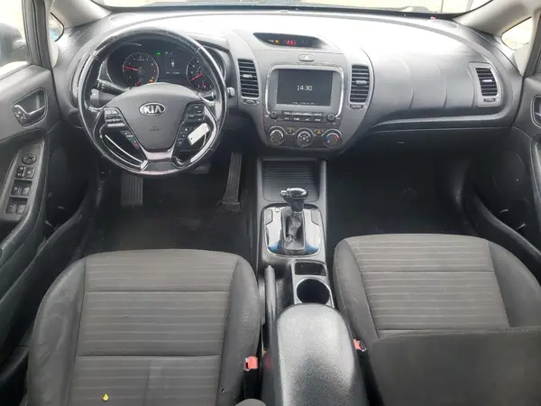 3KPFL4A72HE141000 2017 KIA FORTE - Image 8