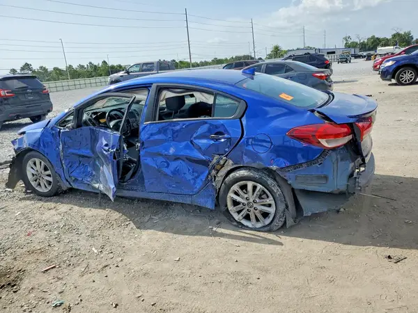 3KPFL4A72HE141272 2017 KIA FORTE - Image 2