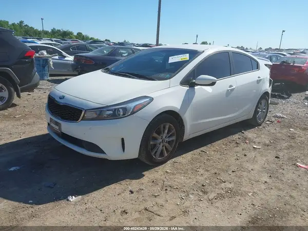 3KPFL4A72HE143412 2017 KIA FORTE - Image 2