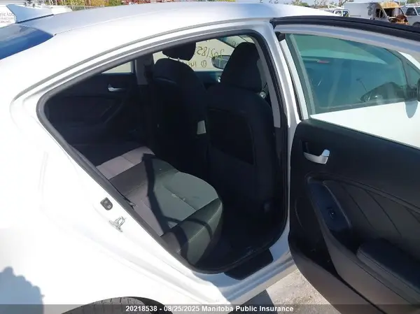 3KPFL4A72HE144690 2017 KIA FORTE - Image 8