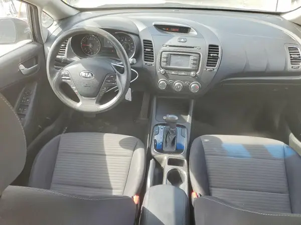 3KPFL4A72HE147668 2017 KIA FORTE - Image 8