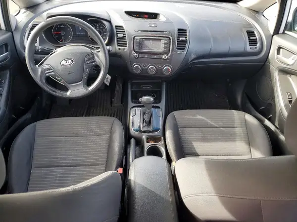 3KPFL4A72HE152000 2017 KIA FORTE - Image 8