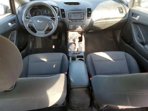 3KPFL4A72HE152899 2017 KIA FORTE - Image 8