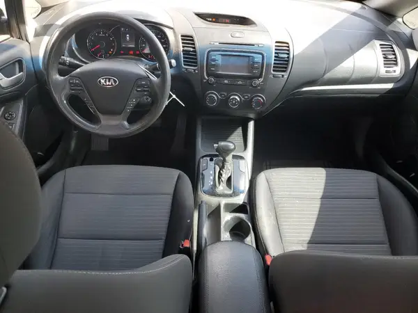 3KPFL4A72HE158086 2017 KIA FORTE - Image 8