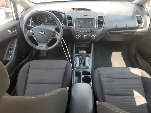 3KPFL4A72JE163746 2018 KIA FORTE - Image 8