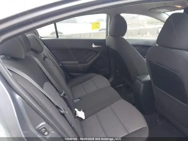3KPFL4A72JE163763 2018 KIA FORTE - Image 8