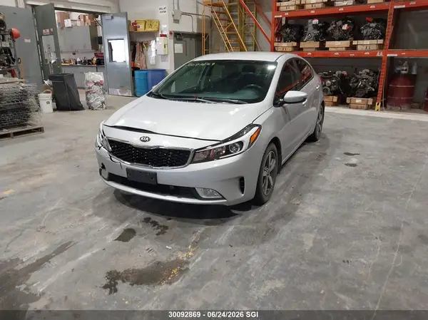 3KPFL4A72JE164086 2018 KIA FORTE - Image 2