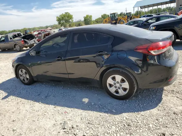 3KPFL4A72JE164864 2018 KIA FORTE - Image 2