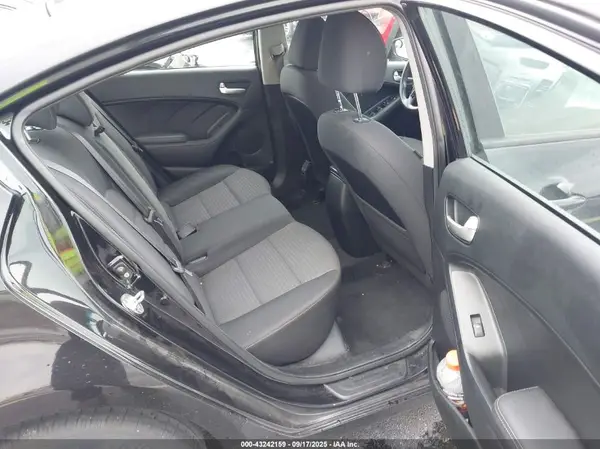 3KPFL4A72JE166372 2018 KIA FORTE - Image 8