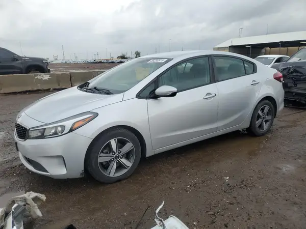 3KPFL4A72JE166615 2018 KIA FORTE - Image 1