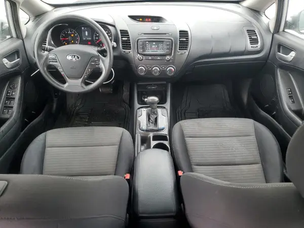 3KPFL4A72JE166615 2018 KIA FORTE - Image 8