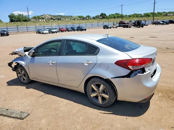 3KPFL4A72JE166758 2018 KIA FORTE - Image 2