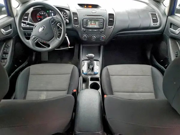 3KPFL4A72JE169305 2018 KIA FORTE - Image 8