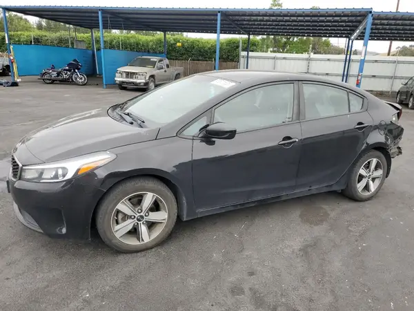 3KPFL4A72JE170664 2018 KIA FORTE - Image 1
