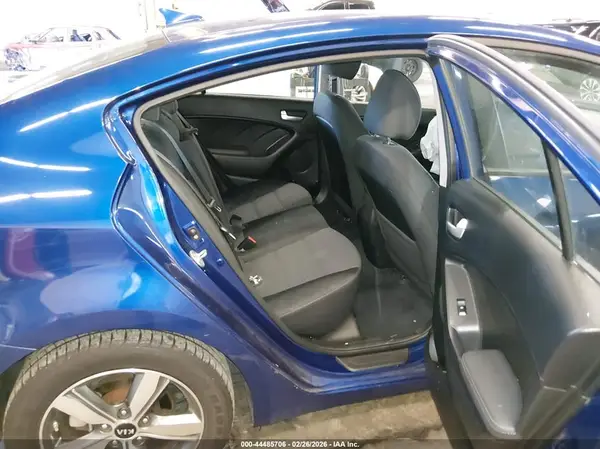 3KPFL4A72JE170812 2018 KIA FORTE - Image 8