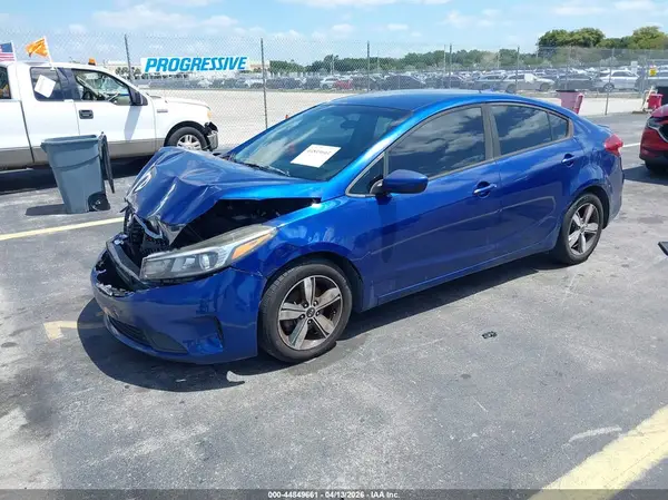 3KPFL4A72JE171054 2018 KIA FORTE - Image 2