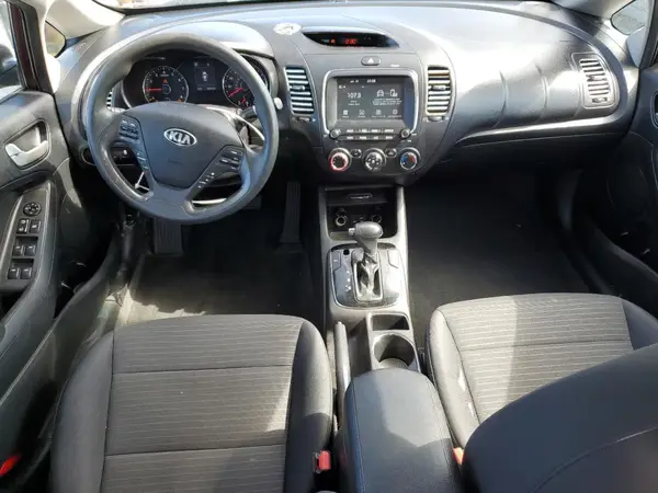 3KPFL4A72JE171796 2018 KIA FORTE - Image 8