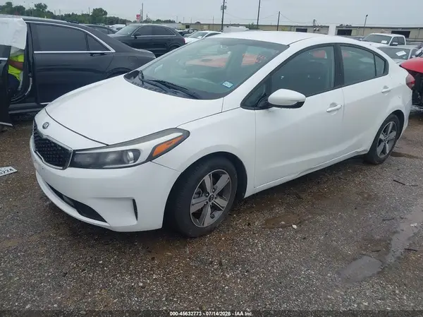 3KPFL4A72JE172110 2018 KIA FORTE - Image 2