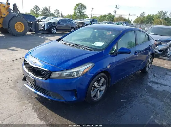 3KPFL4A72JE172432 2018 KIA FORTE - Image 2