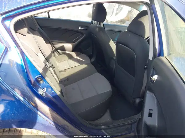 3KPFL4A72JE172432 2018 KIA FORTE - Image 8