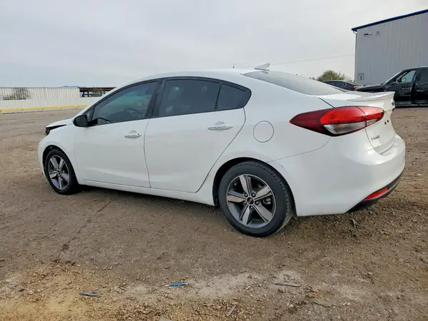 3KPFL4A72JE173032 2018 KIA FORTE - Image 2