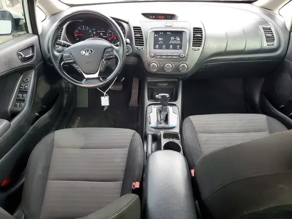 3KPFL4A72JE173032 2018 KIA FORTE - Image 8