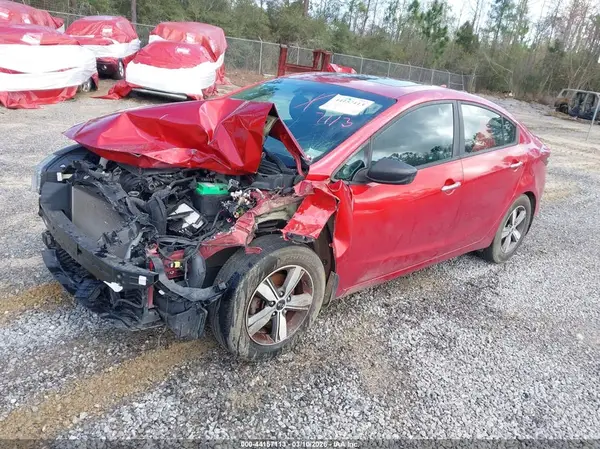 3KPFL4A72JE175976 2018 KIA FORTE - Image 2