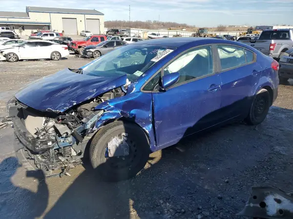 3KPFL4A72JE177257 2018 KIA FORTE - Image 1