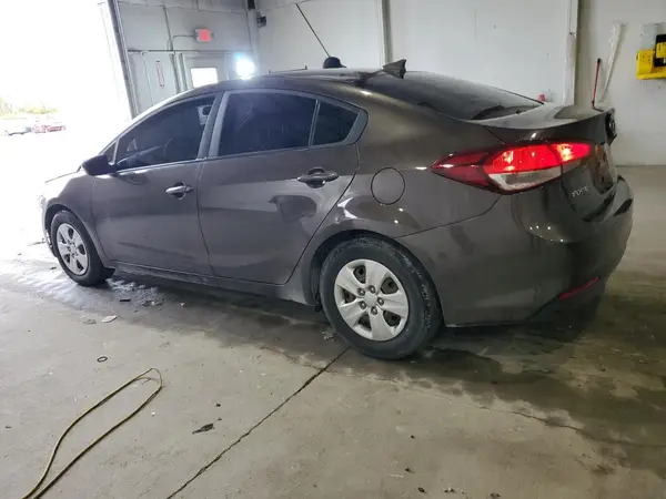 3KPFL4A72JE178814 2018 KIA FORTE - Image 2